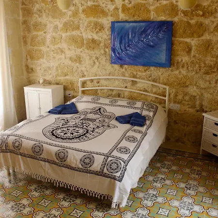 Ta Oneira - 2 * Zebbug (Gozo)